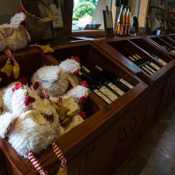 Red Rooster - Wineries Near Me - Penticton, British Columbia