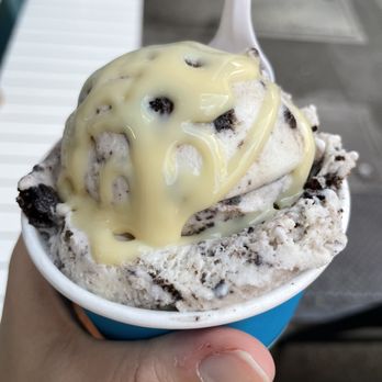 Soft Swerve - Cookies & Cream ice cream with Condensed Milk - Ice Cream & Frozen Yogurt Near Me - New York, New York Soft Swerve - Cookies & Cream ice cream with Condensed Milk - Ice Cream & Frozen Yogurt Near Me - New York, New York