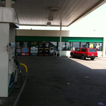 Dunkin' - Gas Stations Near Me - Beckley, West Virginia