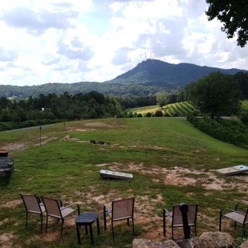 Currahee Vineyard and Winery - Wine Tasting Room Near Me - Toccoa, Georgia