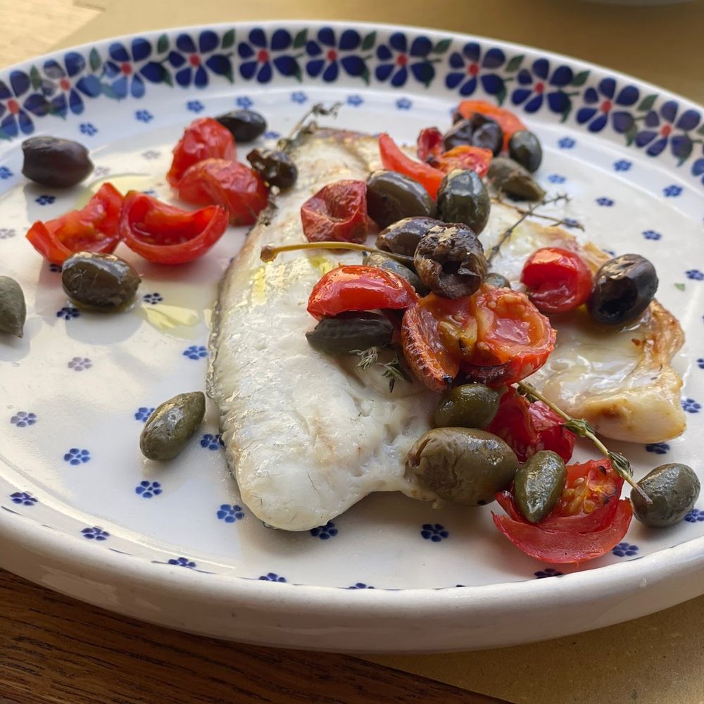 Gustaosteria - Grilled sea bream with olives and tomatoes - Italian Near Me - Florence, FI Gustaosteria - Grilled sea bream with olives and tomatoes - Italian Near Me - Florence, FI