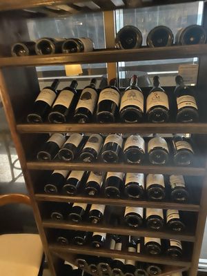 Descorche Restaurant & Wine Bar by null