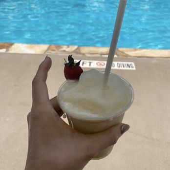 Chateau Elan Winery & Resort - Piña colada poolside - Resorts Near Me - Braselton, Georgia Chateau Elan Winery & Resort - Piña colada poolside - Resorts Near Me - Braselton, Georgia