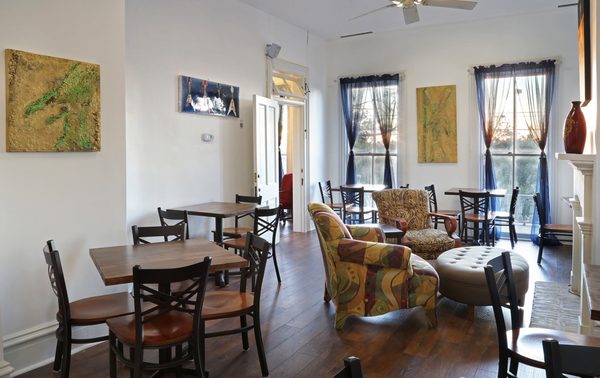 Walter's Tavern by null