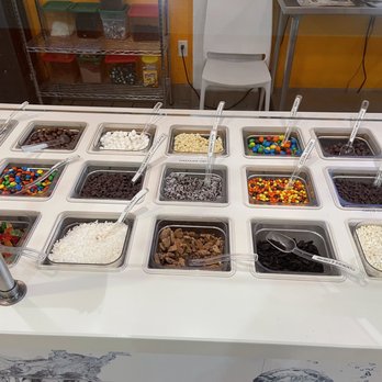 Toot Sweet - More toppings - Desserts Near Me - San Carlos, California Toot Sweet - More toppings - Desserts Near Me - San Carlos, California