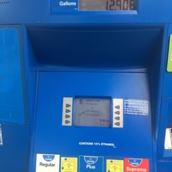 Chestnut Market - Lots of gas stations give the cash per gallon cost to debit cards - not here.