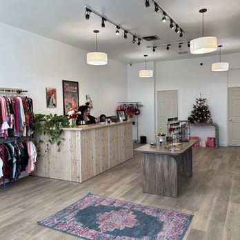 Charmed Vintage - Men's Clothing Near Me - Redlands, California Charmed Vintage - Men's Clothing Near Me - Redlands, California
