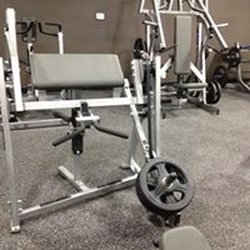 Hammer Strength Bicep curl