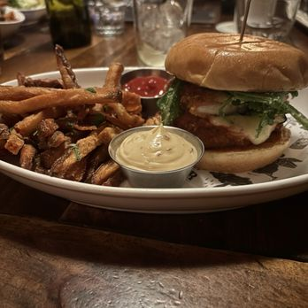 Bar Poet - Pizza Near Me - Toronto, Ontario