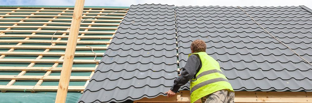 Slide of Monteros Roofing & Outdoors