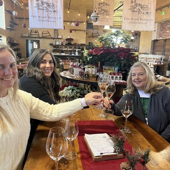 Niagara Vintage Wine Tours - The Hare winery - Wine Tours Near Me - Niagara Falls, Ontario Niagara Vintage Wine Tours - The Hare winery - Wine Tours Near Me - Niagara Falls, Ontario
