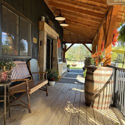 Hamilton Harvest Winery - Entrance to the tasting room