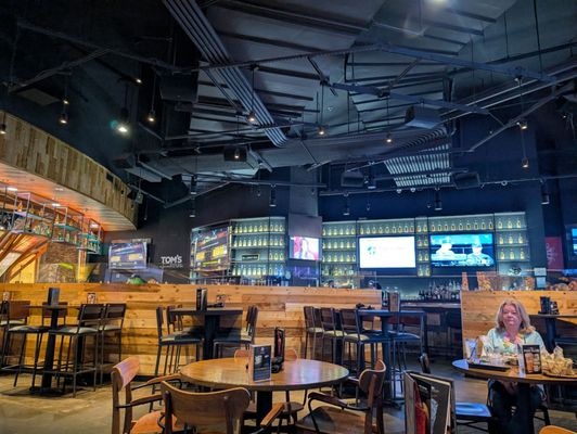 Tom's Watch Bar by null