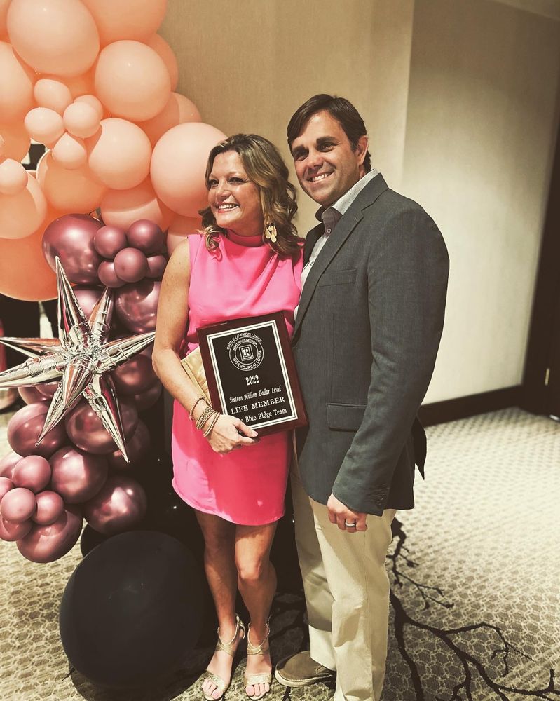 NICOLE TANKERSLEY MOUNTAIN SOTHEBY’S INTERNATIONAL Contact Agent