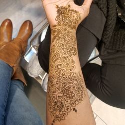 Style Brow Bar - Henna tattoo
