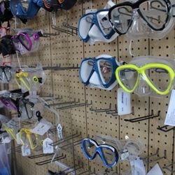 Discovery Diving - Check out the mask wall!