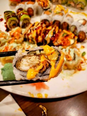 Aki Nom Nom Sushi and Ramen by null