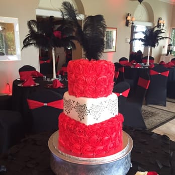 The Greene Pig Sweets - Hollywood glam wedding cake - Bakeries Near Me - St. Augustine, Florida The Greene Pig Sweets - Hollywood glam wedding cake - Bakeries Near Me - St. Augustine, Florida