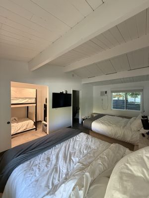 AutoCamp Sequoia by null