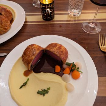 Gordon Ramsay Hell’s Kitchen - Her Wellington - Bars Near Me - Mashantucket, Connecticut