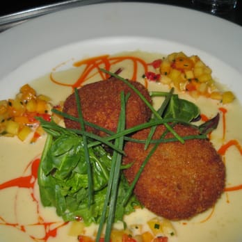 Yard House - Crabcakes - New American Near Me - Denver, Colorado