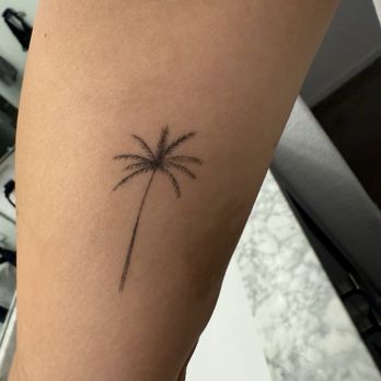 Black Palette Tattoo - Palm tree done by Napualei - Tattoo Near Me - Honolulu, Hawaii Black Palette Tattoo - Palm tree done by Napualei - Tattoo Near Me - Honolulu, Hawaii