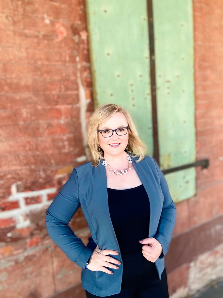 CANDIE BARNHART, DRE 02177449 Updated May 2024 Contact Agent 1940