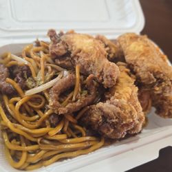 Fried Chicken Wings With Beef Lo-Mein