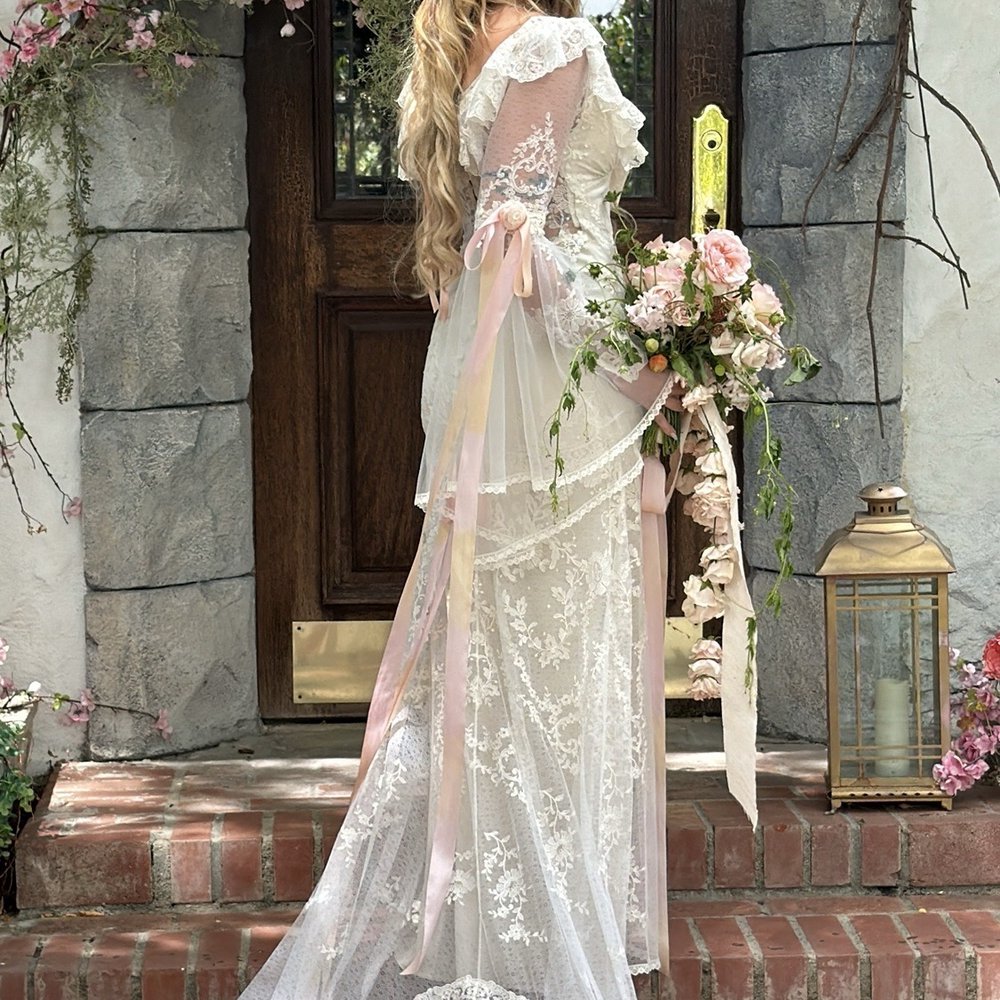 vintage wedding dresses near me vintage bridal dresses near me A Line V neck Vintage Wedding Dresses See  Through Wedding Gowns SED353