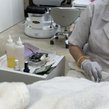 LD Nails & Spa - Basket of dirty instruments - Eyelash Service Near Me - Buford, Georgia