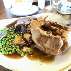 Sunday lunch - alnd PEAS! I love my peas!