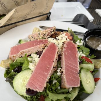 Dive Bar & Grille - Greek salad with tuna.  Very tasty! - Breakfast & Brunch Near Me - Savage, Maryland