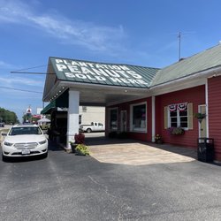 Plantation Peanuts Of Wakefield - Store exterior