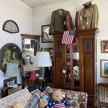 Annie's Antiques - Americana - Antiques Near Me - Covina, California Annie's Antiques - Americana - Antiques Near Me - Covina, California