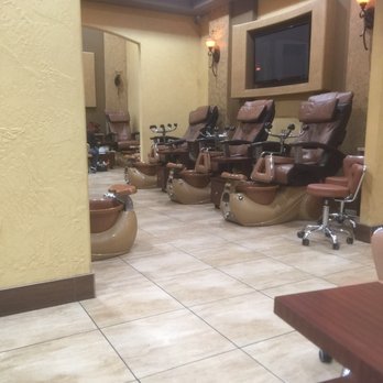 Valencia Nails Spa - The place has alot of space. From 30-40 chairs. - Nail Salons Near Me - San Antonio, Texas Valencia Nails Spa - The place has alot of space. From 30-40 chairs. - Nail Salons Near Me - San Antonio, Texas