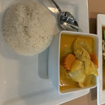 Thai Destiny - Yellow Curry w/chicken - Thai Near Me - Bermuda Run, North Carolina Thai Destiny - Yellow Curry w/chicken - Thai Near Me - Bermuda Run, North Carolina