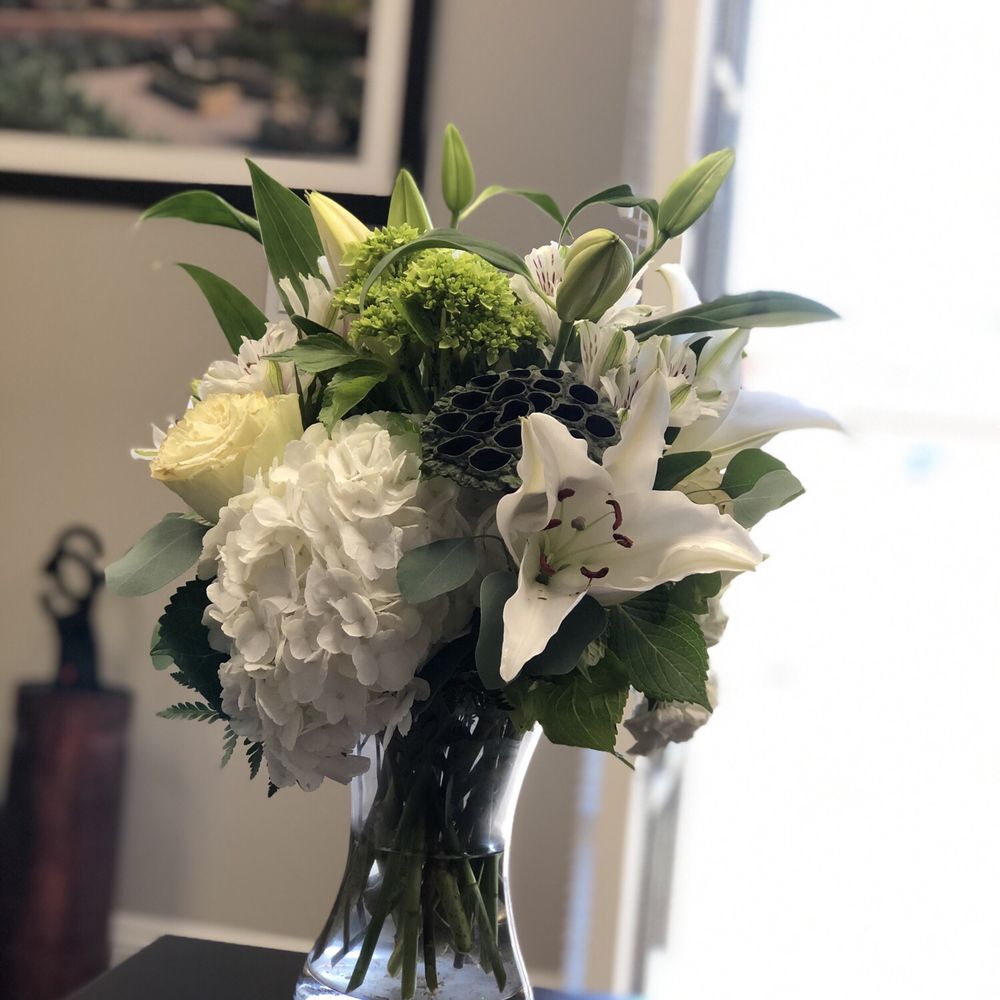 Mom and Pop Flower Shop - Bouquet - Florists Near Me - Oxnard, California Mom and Pop Flower Shop - Bouquet - Florists Near Me - Oxnard, California