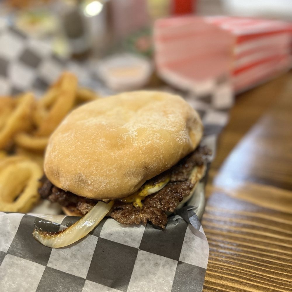Hank’s Bistro and Brew - smash - Burgers Near Me - Eden, Utah Hank’s Bistro and Brew - smash - Burgers Near Me - Eden, Utah