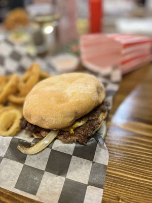 Hank’s Bistro and Brew