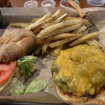 Avocados Restaurant - Angus Burger and Fries - New American Near Me - Gainesville, Georgia