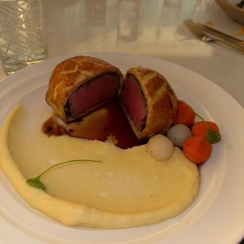 Gordon Ramsay Hell's Kitchen - Beef Wellington - New American Near Me - Miami, Florida Gordon Ramsay Hell's Kitchen - Beef Wellington - New American Near Me - Miami, Florida