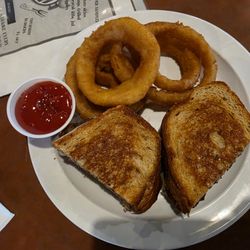 Paddy's Public House - Paddy Melt with Onion Rings