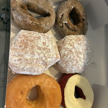 Oakmont Bakery - Donuts - Bakeries Near Me - Oakmont, Pennsylvania