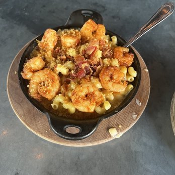 The Eagle Mass Ave - Mac n cheese with shrimp & bacon - American Near Me - Indianapolis, Indiana