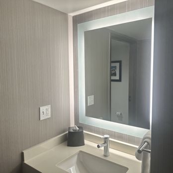 Courtyard by Marriott Seattle Downtown/Lake Union - Sink - Hotels Near Me - Seattle, Washington Courtyard by Marriott Seattle Downtown/Lake Union - Sink - Hotels Near Me - Seattle, Washington