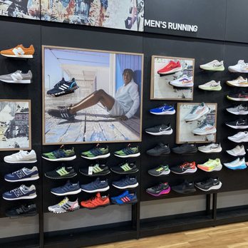 DICK'S Sporting Goods - Sports Wear Near Me - Tigard, Oregon