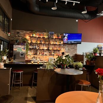 Tandoori Slice - Bar - Pizza Near Me - Des Moines, Washington