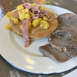 El Pancake House y Lo Nuestro
