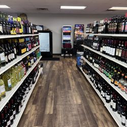 Tipsy Fox Liquor - Good wine selection