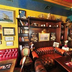 Prince Charles Old English Pub - Pub innen